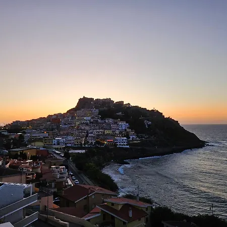 - Vista Al Mar